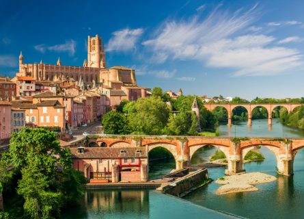 The River Tarn: Flowing through the historic town of Albi The River Tarn: Flowing through the historic town of Albi